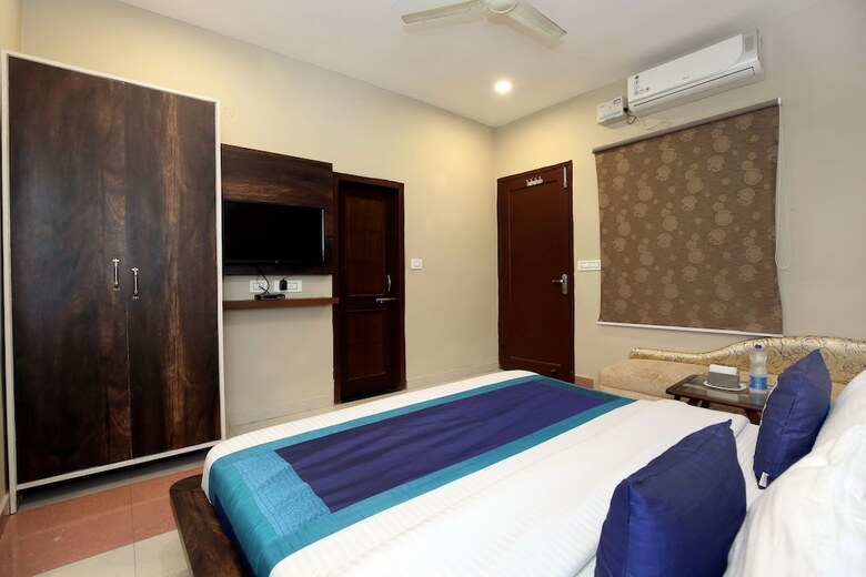 Oyo 10070 Hotel Satkar Regency