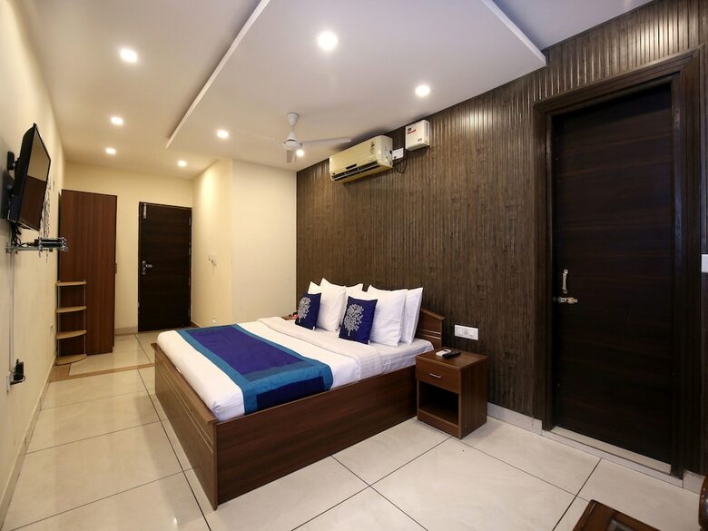 Oyo 9951 Hotel Satkar Avenue