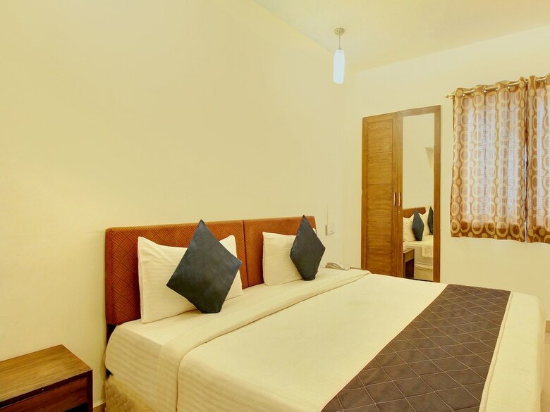 Hotel Oyo 10744 Grand Marena
