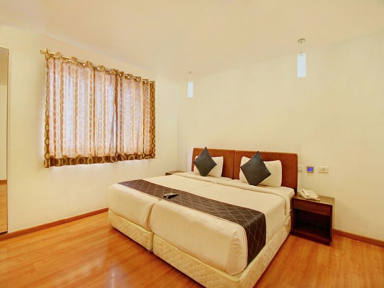 Hotel Oyo 10744 Grand Marena