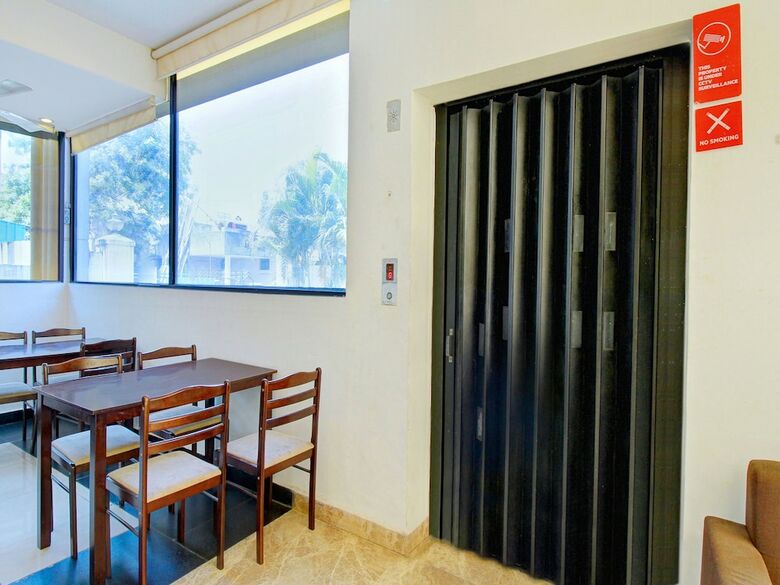 Hotel Oyo 10744 Grand Marena