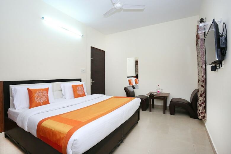 Oyo 10377 Hotel Tango