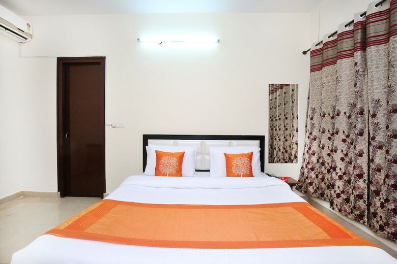 Oyo 10377 Hotel Tango