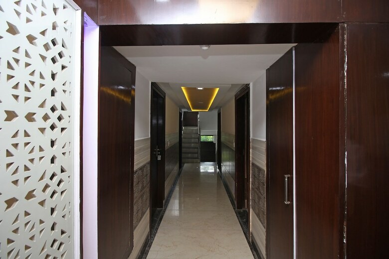 Oyo 8743 Hotel Ravi Palace