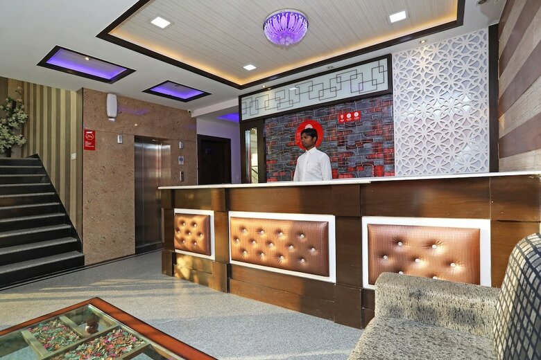Oyo 10454 Hotel Riviera