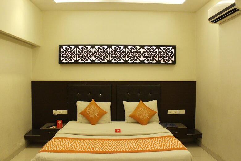 Capital O 9367 Hotel Agra Cantt