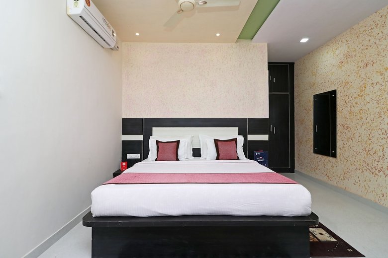 Oyo 10133 Hotel Rama Grand Hs