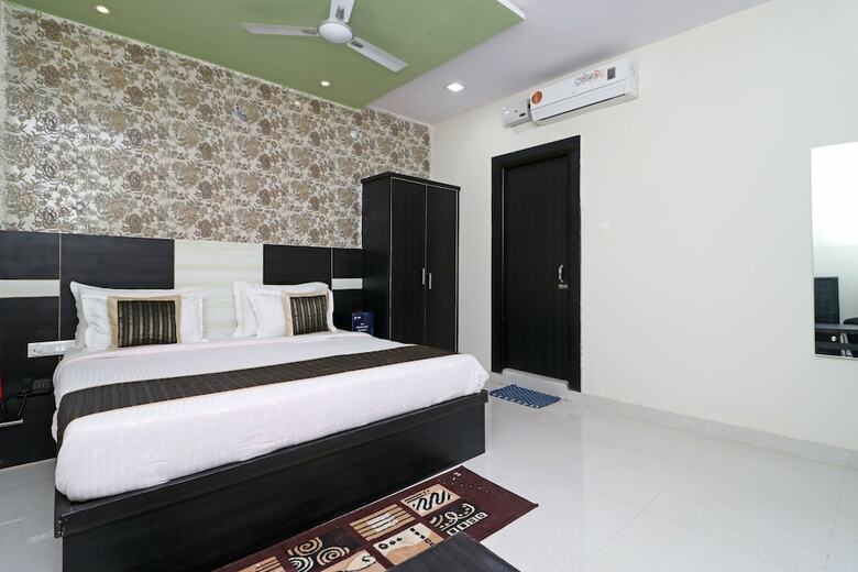 Oyo 10133 Hotel Rama Grand Hs