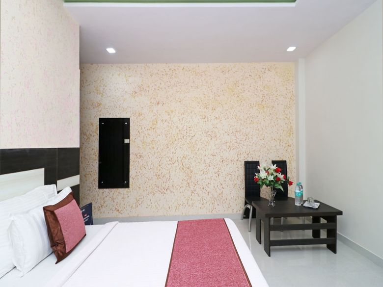 Oyo 10133 Hotel Rama Grand Hs