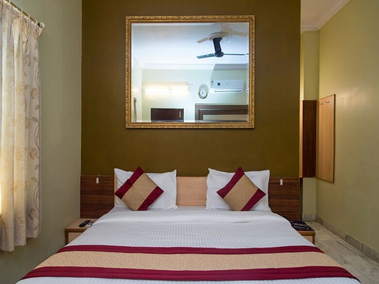 Oyo 10499 Hotel Shiv Shakti