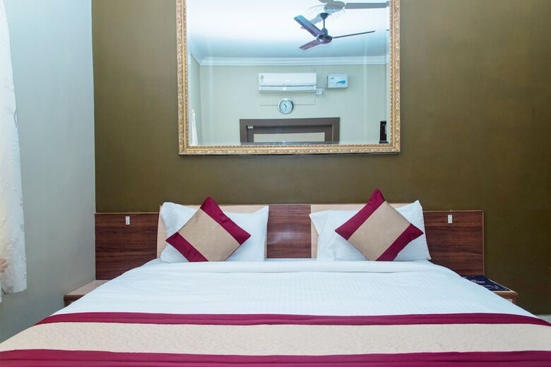 Oyo 10499 Hotel Shiv Shakti