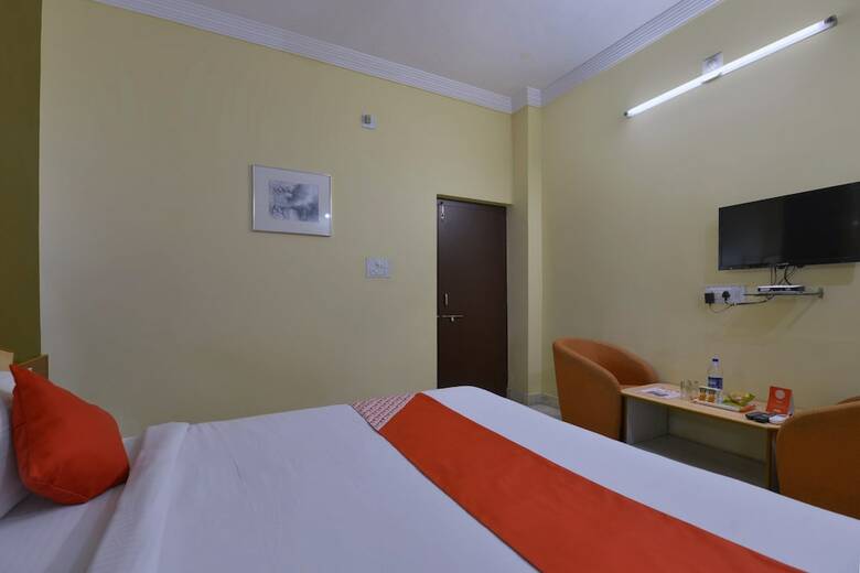 Oyo 10499 Hotel Shiv Shakti