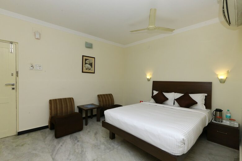Hotel Oyo Flagship 470 Near Us Consulate