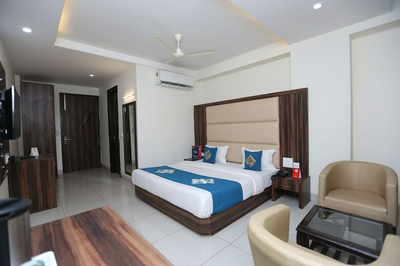 Hotel Oyo 9667 Sashtrdhara Road