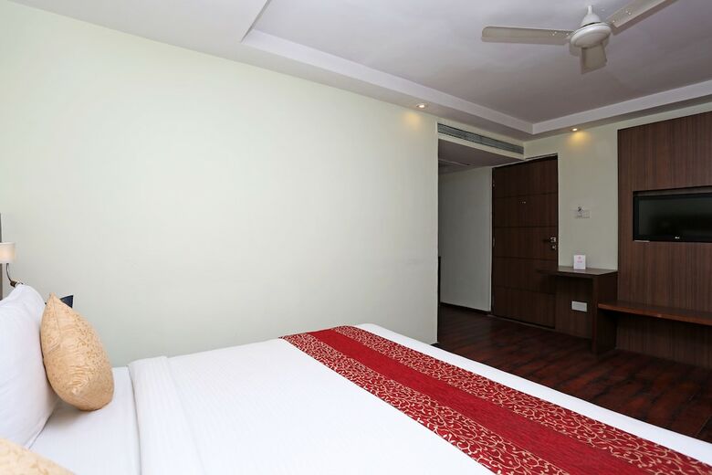 Oyo 9580 Hotel Garnet Inn