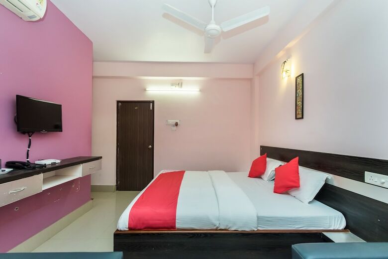 Oyo 10398 Hotel Parijayee