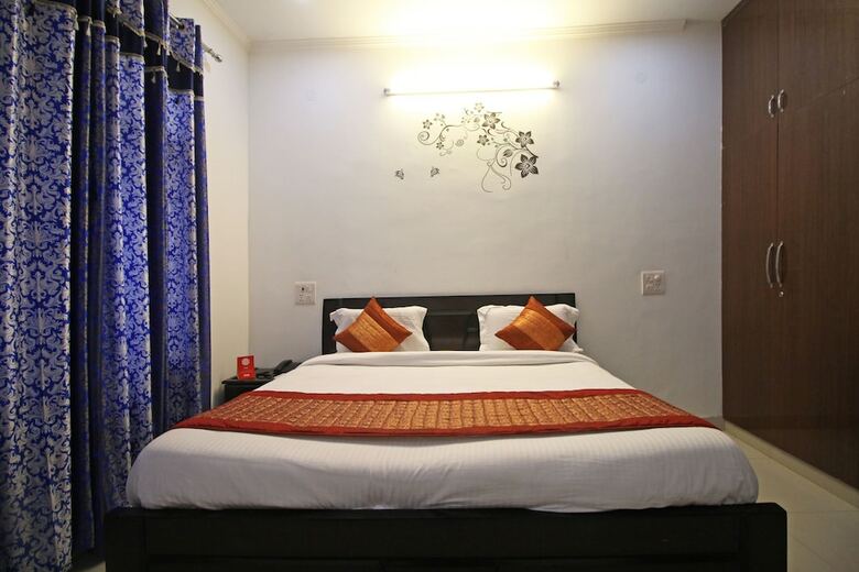 Hotel Oyo 7526 Rising Star Sec 45