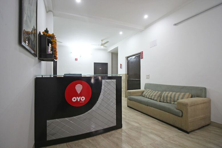 Hotel Oyo 7526 Rising Star Sec 45