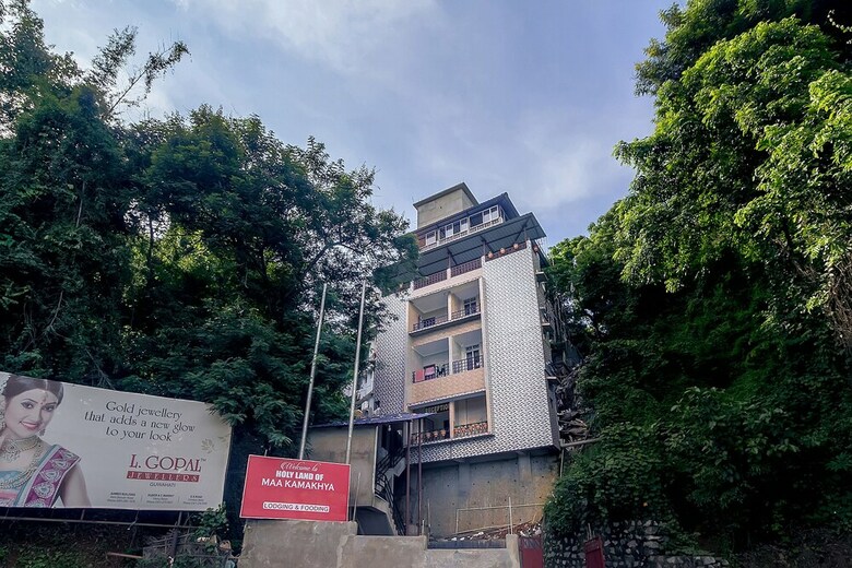 Hotel Oyo 5638 Om Regency I