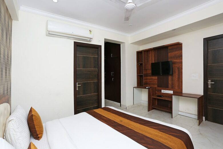 Hotel Oyo 6812 Aruma Residency