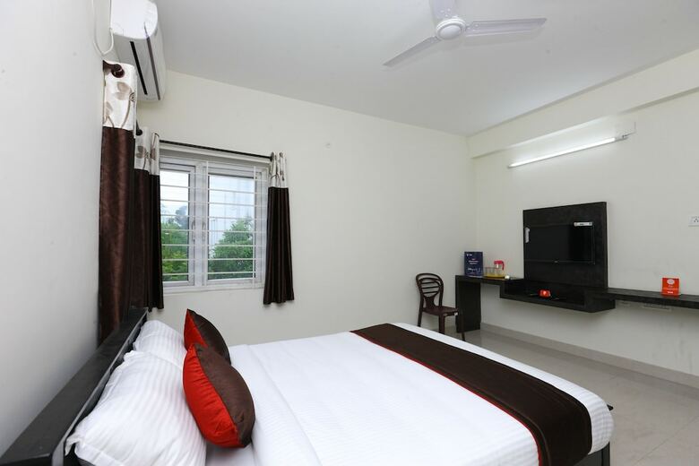Oyo 10027 Hotel Red Petal