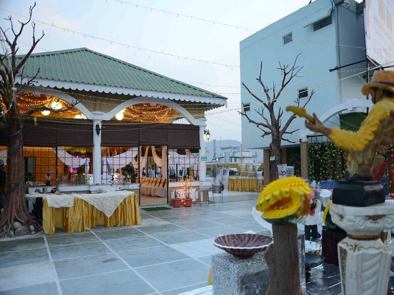 Oyo 5332 Hotel Parnil Palace 1