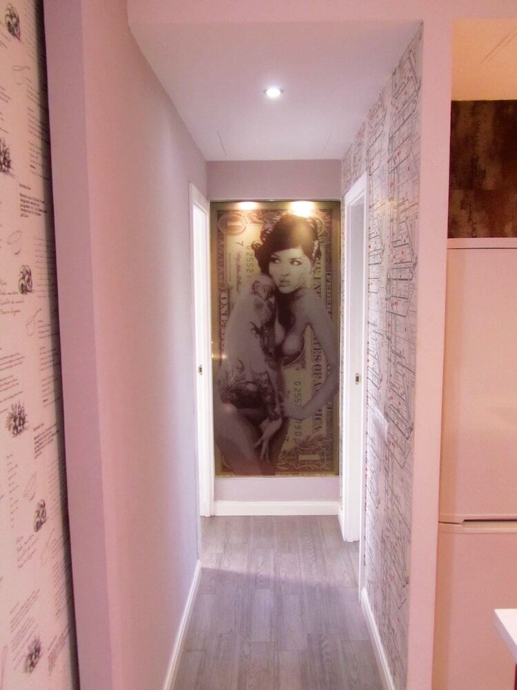 Stylish And Central Apartment