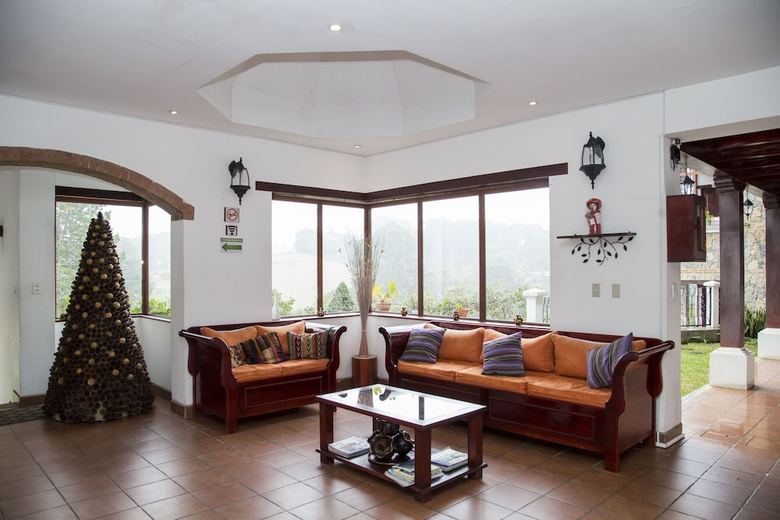 Casa Kirv� Hotel