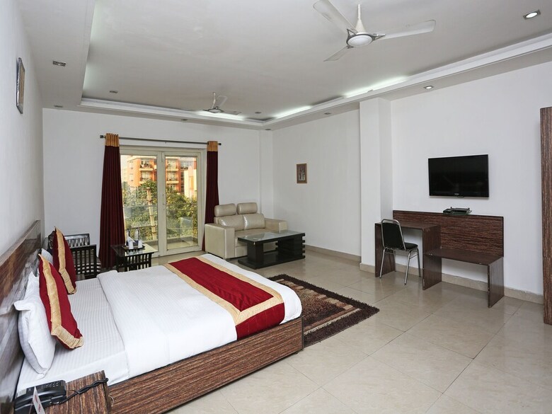 Oyo 10257 Hotel Lotus Park