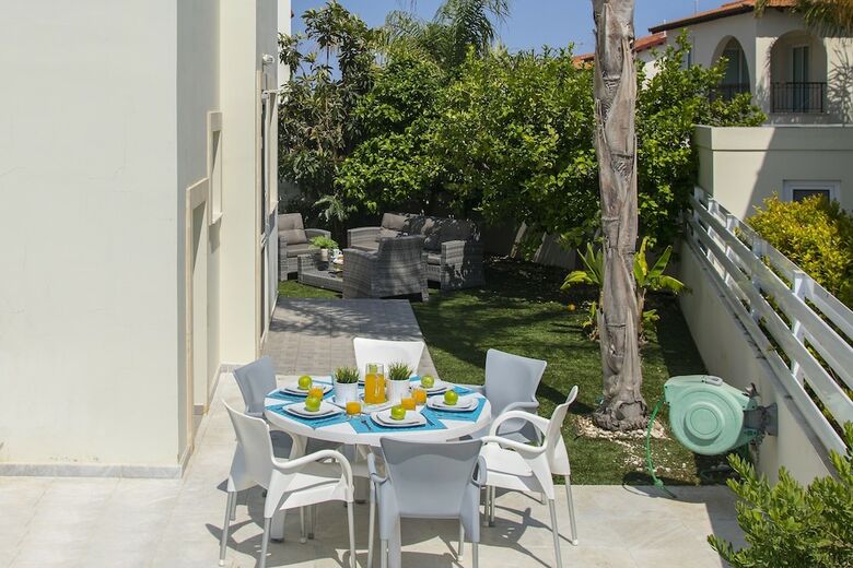 Protaras Villa Raflia