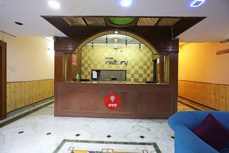 Oyo 9301 Hotel Redbury