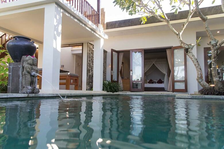 Villa Seratus