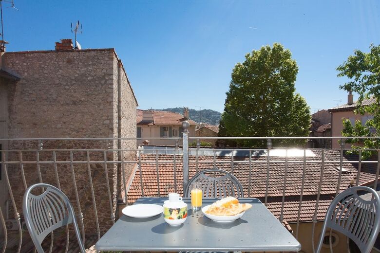 Apartments Frere