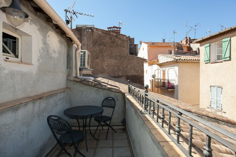 Apartments Frere