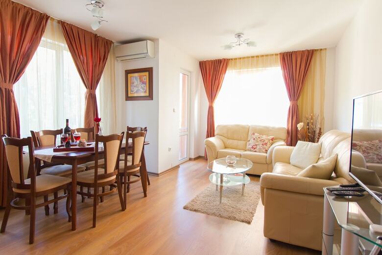 Domus Apartments