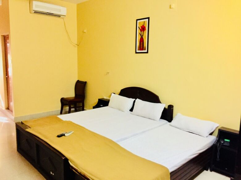 Hotel New Queens Residency