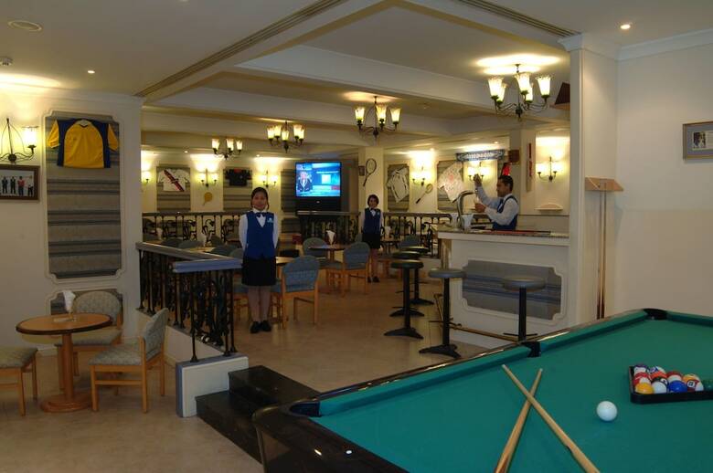 Al Falaj Hotel