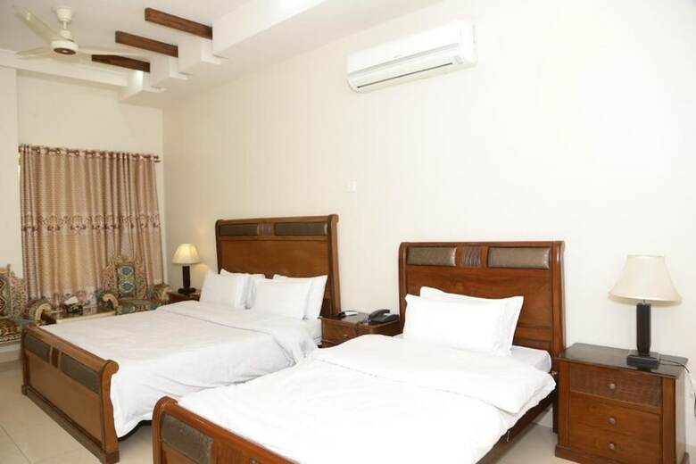 Midway Hotel & Resturant (ryk)