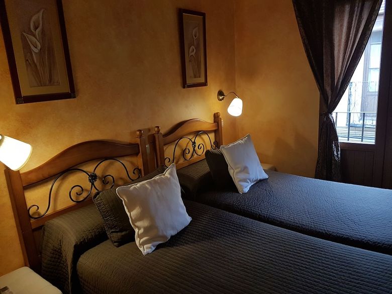 Hostal Segovia