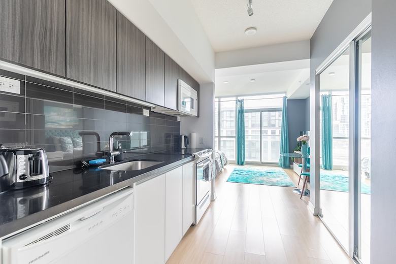 Simply Comfort. Amazing Downtown Apartments