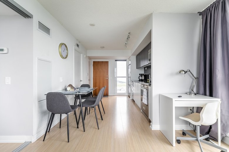 Simply Comfort. Amazing Downtown Apartments
