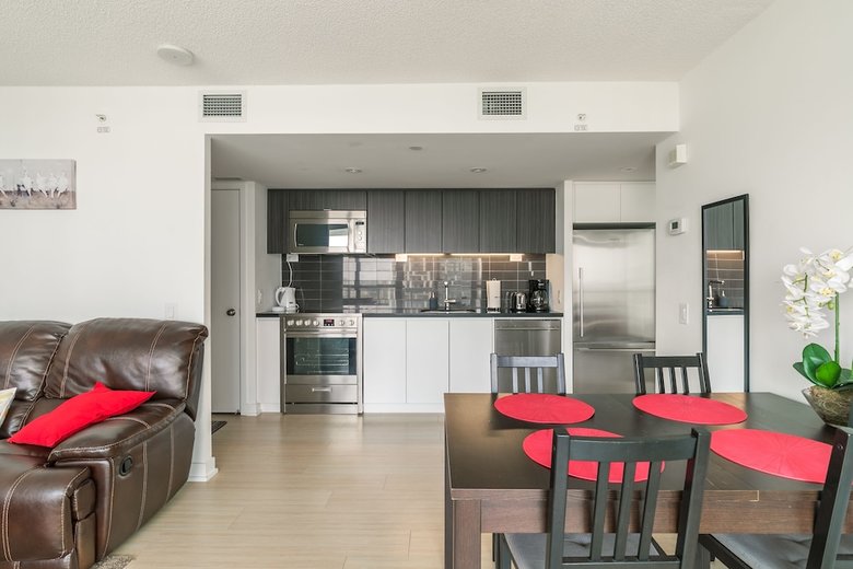 Simply Comfort. Amazing Downtown Apartments