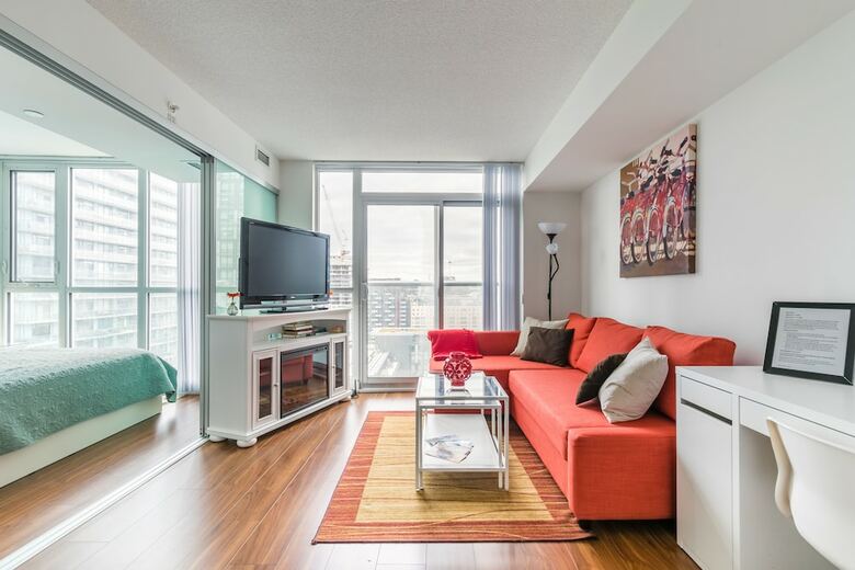 Simply Comfort. Amazing Downtown Apartments