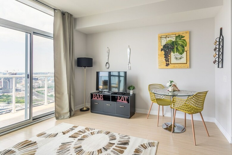 Simply Comfort. Amazing Downtown Apartments