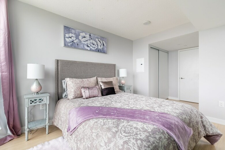 Simply Comfort. Amazing Downtown Apartments