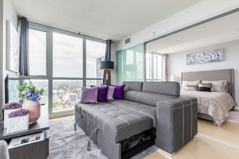 Simply Comfort. Amazing Downtown Apartments