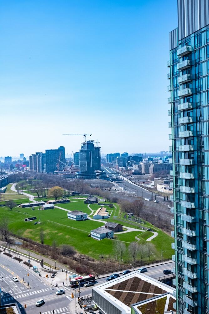 Simply Comfort. Amazing Downtown Apartments