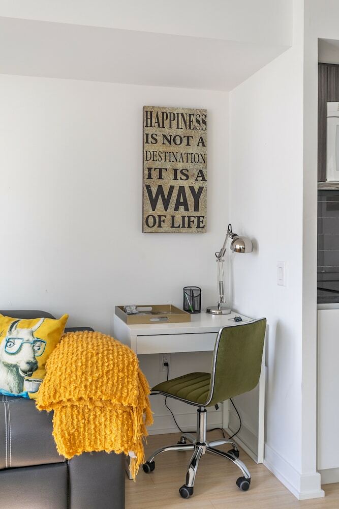 Simply Comfort. Amazing Downtown Apartments