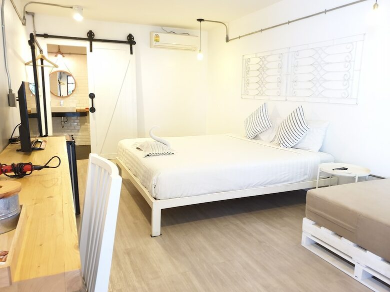 Hotel Baan Rin Ruk