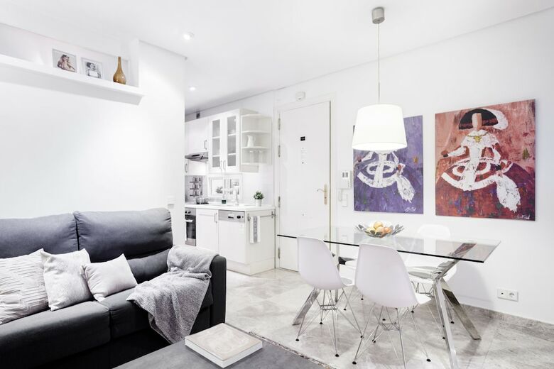 Serrano Apartment  By Flatsweethome